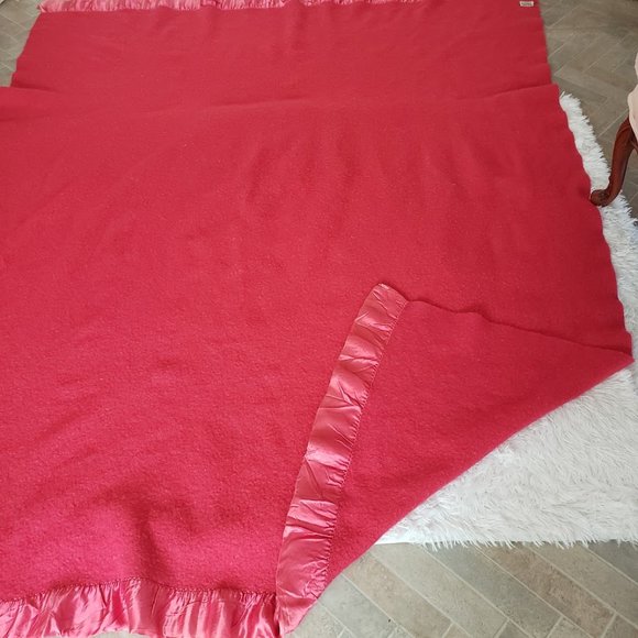 SOLD Mariposa Wool Blanket Shuler & Benninghofen All Wool Red Satin Edge 73x85 - Picture 7 of 11